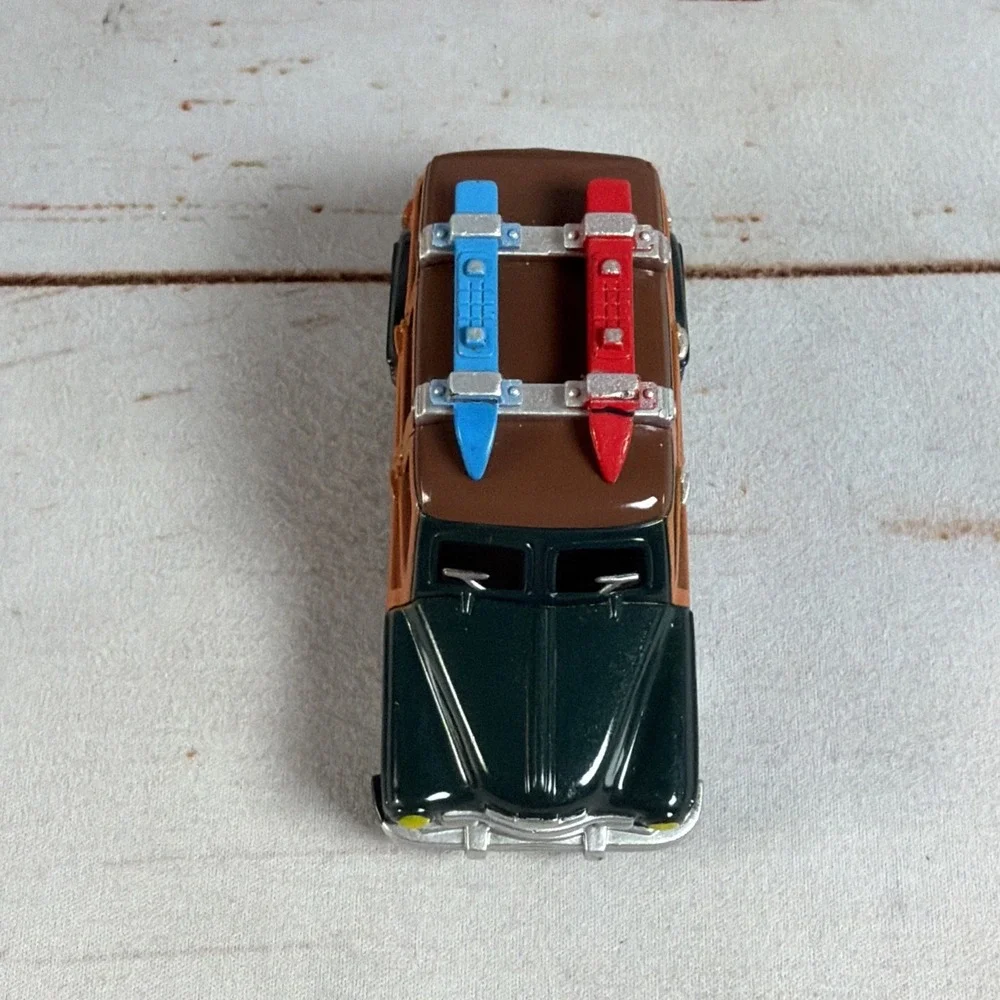 Retro Diecast Beach Wagon Woody Classic Car Toy with Roof Rack